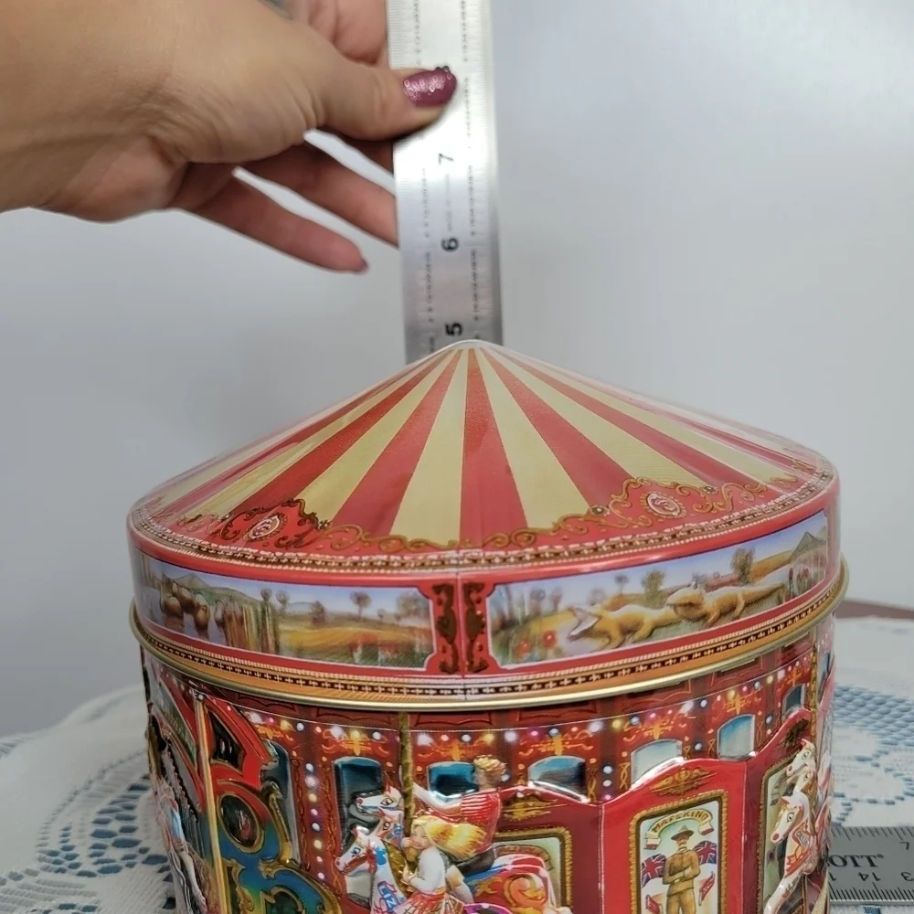 Churchill's of London English‎ Toffee Made in England Collectible Tin QUIRKY